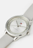 Tommy Hilfiger CASE DIAL WITH ACCENTS Watch silver-coloured ЦИФЕРБЛАТ С АКЦЕНТАМИ Часы серебристый