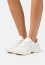 Tommy Hilfiger ELEVATED CHUNKY RUNNER Trainers white ELEVATED CHUNKY RUNNER — Кроссовки белый