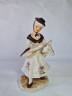 Фигурка винтажная "Леди в бело-коричневом платье с музыкальным инструментом", фарфор, 17 см, Тайвань, 1960-70гг.