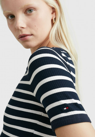 Tommy Hilfiger SLIM Basic T-shirt brenton stp  white desert sky SLIM Базовая футболка Брентон стп белое небо пустыни