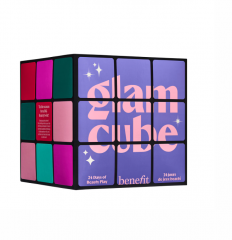 Benefit Adventskalendar Адвент календарь Glam Cube 2025, 24 бьюти сюрприза для великолепного макияжа