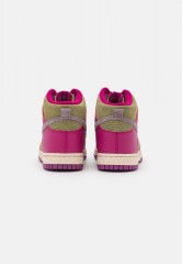 Nike Sportswear WMNS DUNK HIGH ESO Sneaker high dynamic berry/grand purple/pilgrim/pearl white WMNS DUNK HIGH ESO Высокие кроссовки женские динамичный ягодный/гранд-фиолетовый/пилигрим/жемчужно-белый