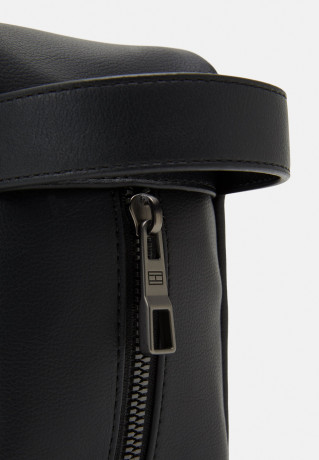 Tommy Hilfiger CORPORATE WASHBAG UNISEX Wash bag black CORPORATE WASHBAG UNISEX Сумка для стирки черный