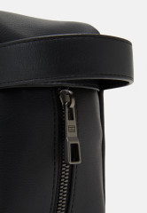 Tommy Hilfiger CORPORATE WASHBAG UNISEX Wash bag black CORPORATE WASHBAG UNISEX Сумка для стирки черный