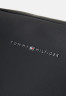 Tommy Hilfiger CORPORATE WASHBAG UNISEX Wash bag black CORPORATE WASHBAG UNISEX Сумка для стирки черный