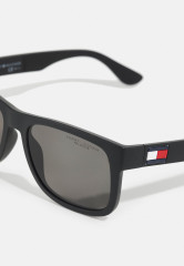 Tommy Hilfiger Sunglasses matt black Солнечные очки матовый черный