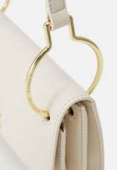 Tommy Hilfiger CHIC CROSSOVER Across body bag sugarcane CHIC CROSSOVER Сумка через плечо сахарный тростник