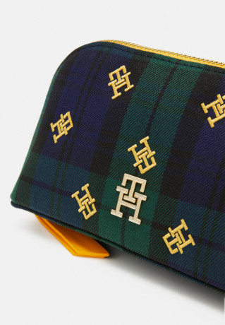 Tommy Hilfiger GIFT PACKS MAKE UP CHARM Wash bag blackwatch ПОДАРОЧНЫЕ НАБОРЫ MAKE UP CHARM Сумка для стирки черные часы