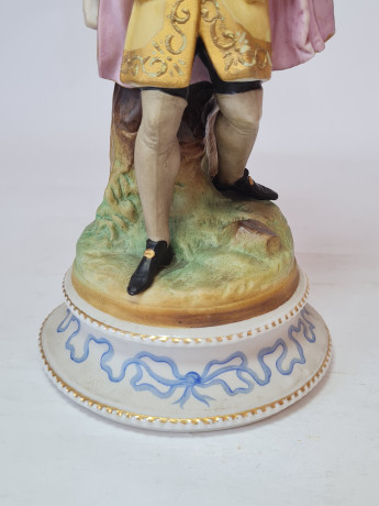 Статуэтка винтажная "Мужчина в ярком разноцветном сюртуке", 22 x 11 см, Германия, 1960-70гг.