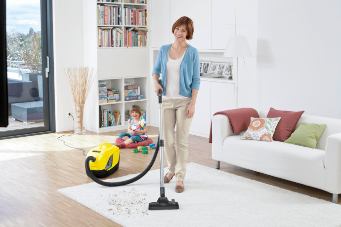 Karcher Professional Karcher Professional Bodenstaubsauger DS 6, 650 W, mit Wasserfiltertechnologie, Aktionsradius 10,2 m Karcher Professional цилиндрический пылесос DS 6, 650 Вт, с водяным фильтром, радиус действия 10,2 м