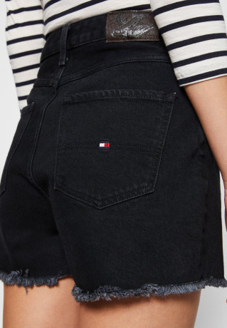 Tommy Hilfiger TOMMY HILFIGER X SHAWN MENDES Denim shorts hero black TOMMY HILFIGER X SHAWN MENDES Джинсовые шорты черный герой