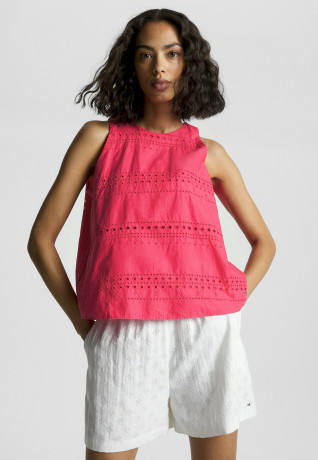 Tommy Hilfiger BRODERIE ANGLAISE POPLIN REGULAR FIT Blouse bright cerise pink BRODERIE ANGLAISE POPLIN REGULAR FIT Блузка ярко-вишнево-розовый