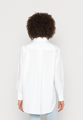 Tommy Hilfiger OVERSIZED SHIRT Button-down blouse optic white РУБАШКА ОВЕРСАЙЗ Блуза на пуговицах оптический белый
