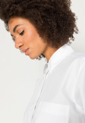 Tommy Hilfiger OVERSIZED SHIRT  Button-down blouse optic white РУБАШКА ОВЕРСАЙЗ Блуза на пуговицах оптический белый