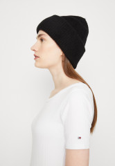 Tommy Hilfiger SLIM Basic T-shirt th optic white SLIM Базовая футболка й оптический белый