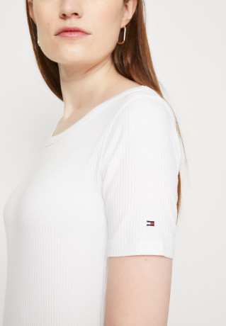 Tommy Hilfiger SLIM Basic T-shirt th optic white SLIM Базовая футболка й оптический белый