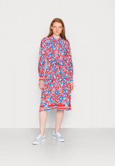 Tommy Hilfiger SCARF KNEE DRESS Shirt dress island scarf red ПЛАТЬЕ С ШАРФОМ Платье-рубашка исландский шарф красный