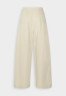 Tommy Hilfiger WIDE LEG PANT Trousers light sandalwood ШИРОКИЕ БРЮКИ Брюки светлое сандаловое дерево