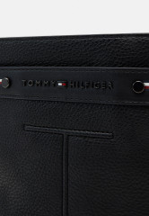 Tommy Hilfiger CENTRAL MINI CROSSOVER UNISEX Across body bag black CENTRAL MINI CROSSOVER UNISEX Сумка через плечо черный
