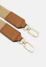 Tommy Hilfiger PUSHLOCK CROSSOVER Across body bag tan PUSHLOCK CROSSOVER Сумка через плечо загар