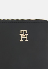 Tommy Hilfiger ICONIC MEDIUM Wallet black ICONIC СРЕДНИЙ Бумажник черный