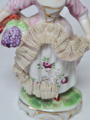 Barock Rokoko Статуэтка "Дама в викторианском стиле в бордово-фиолетовом платье и шляпке", 12,5 x 7 см, Германия, 1960-70гг.