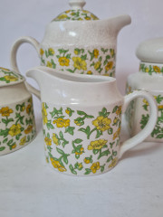Набор посуды винтажный Taunton Valb England: чайник, молочник, сахарница, банка с крышкой &quot;Желтые цветы&quot;, фарфор, Англия, 1960-70гг.