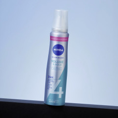 NIVEA Volumen Pflege Schaumfestiger, 150 ml, Нивеа Мусс для объёма волос, пантенол и витамин B3, объём от корней, до 24ч фиксация, термозащита, 150 мл