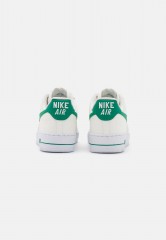Nike Sportswear WMNS AIR FORCE 1 07 SE XCAT Sneaker low sail/malachite/white/gold WMNS AIR FORCE 1 07 SE XCAT Низкие кроссовки женские парус/малахит/белый/золото