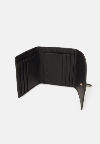 Tommy Hilfiger SMALL FLAP WALLET Wallet black МАЛЕНЬКИЙ КОШЕЛЕК С КЛАПАНОМ Бумажник черный