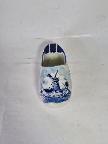 Фигурка винтажная Delft Blue Holland "Башмачок с мельницей", фарфор, 6 x 16 x 8 см, Нидерланды, 1960-1970гг.