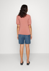 Tommy Hilfiger FLARE SHORT Denim shorts june FLARE SHORT Джинсовые шорты Июнь