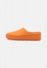 Nike Sportswear W AF1 LOVER XX Pantolette flach cinder orange W AF1 LOVER XX Мюли на плоской подошве пепельный апельсин