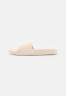 Tommy Hilfiger FEMININE SEASONAL SLIDE Mules sugarcane ЖЕНСКИЕ СЕЗОННЫЕ СЛАЙДЫ Мюли сахарный тростник