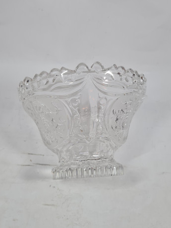 Вазочка винтажная Im Stil Anna Hutte на ножке с объемным декором, хрусталь, 16,5 см, Германия, 1960-70гг.