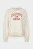 Tommy Hilfiger VARSITY OPEN Sweatshirt white dove heather VARSITY OPEN Толстовка белый голубь вереск
