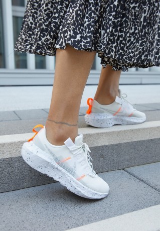 Nike Sportswear CRATER IMPACT Sneaker low summit white/grey fog/platinum tint/photon dust/white/hyper crimson CRATER IMPACT кроссовки женские низкие вершина белая/серый туман/платиновый оттенок/фотонная пыль/белый/гипермалиновый