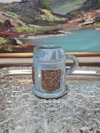 Кружка пивная винтажная с изображением льва на гербе, серая керамика, 10 см, Бельгия, 1960-70гг.