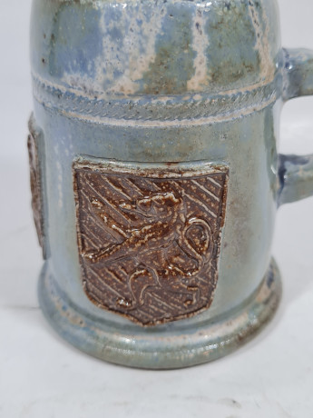 Кружка пивная винтажная с изображением льва на гербе, серая керамика, 10 см, Бельгия, 1960-70гг.