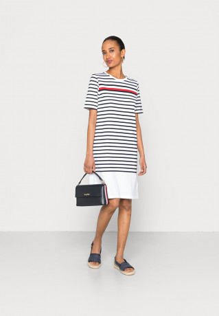 Tommy Hilfiger SHORT DRESS Jersey dress engineered КОРОТКОЕ ПЛАТЬЕ Платье из джерси спроектированный