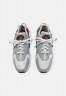 Nike Sportswear AIR HUARACHE GEL UNISEX Sneaker low grey fog/team orange/sail/light smoke grey AIR HUARACHE GEL UNISEX Низкие кроссовки женские серый туман/командно-оранжевый/парус/светлый дымчато-серый
