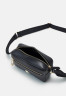 Tommy Hilfiger ICONIC TOMMY CAMERA BAG Across body bag black ICONIC TOMMY CAMERA BAG Сумка через плечо черный
