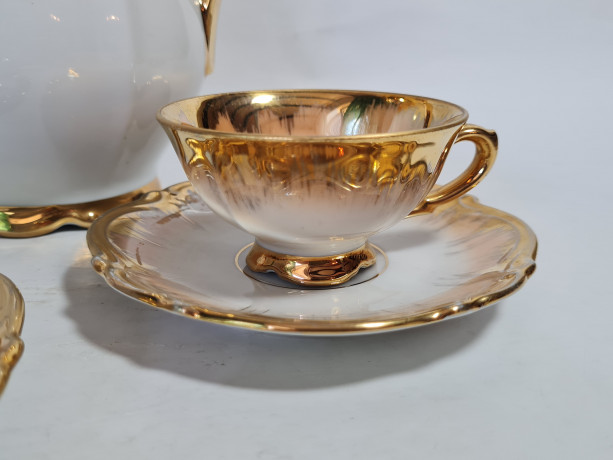 Набор для кофе винтажный RW Bavaria, белый фарфор с обильной позолотой: кофейник 19 x 21 см, 3 чашки 9 x 4,5 м, 4 x блюдца - 12см, Германия, 1960-70гг.