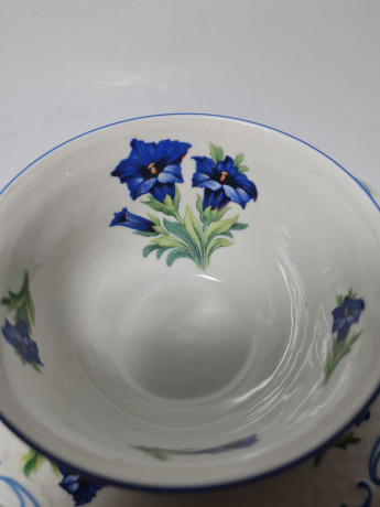 Schumann Bavaria Нежное винтажное чайное трио "Синие цветы" с фактурным узором по ободку, Германия, 1960-70гг.