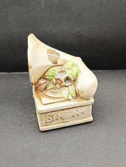 Шкатулка винтажная в форме патефона с цветочным декором, керамика, 10 х 9 см, Италия, 1960-70гг.