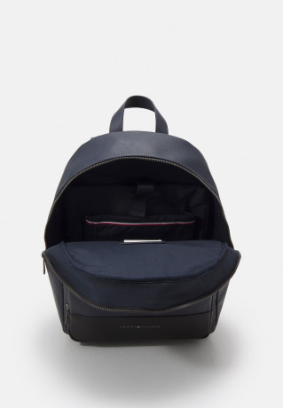 Tommy Hilfiger ESSENTIAL BACKPACK UNISEX Rucksack Space Blue ESSENTIAL BACKPACK UNISEX Рюкзак КосмосСиний