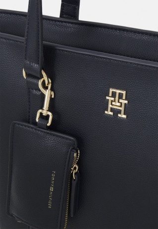 Tommy Hilfiger TOMMY LIFE SOFT TOTE Tote bag space blue TOMMY LIFE SOFT TOTE Сумка-тоут космический синий