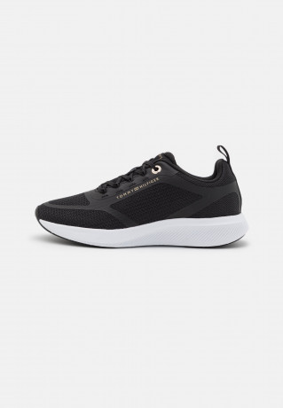 Tommy Hilfiger ACTIVE TRAINER Trainers black АКТИВНЫЙ ТРЕНЕР Тренеры черный