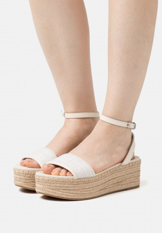 Tommy Hilfiger PLATFORM Platform sandals sugarcane ПЛАТФОРМА Босоножки на платформе сахарный тростник