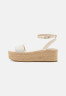 Tommy Hilfiger PLATFORM Platform sandals sugarcane ПЛАТФОРМА Босоножки на платформе сахарный тростник